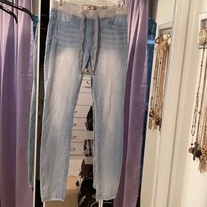 EUC. Stretchy denim.